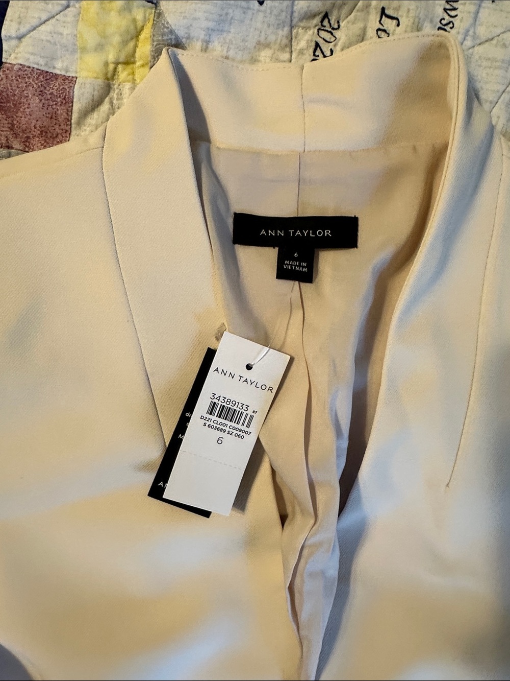 Ann Taylor Cream Collarless Blazer Jacket